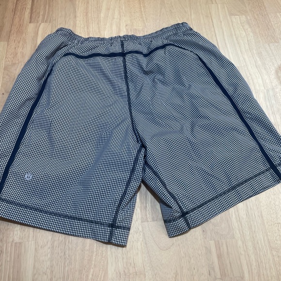 EUC lululemon pace breaker short size Large - Picture 3 of 7